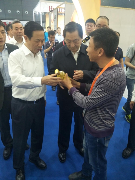 安鑫娱乐,油茶莳植生产加工销售,植物油莳植生产加工销售